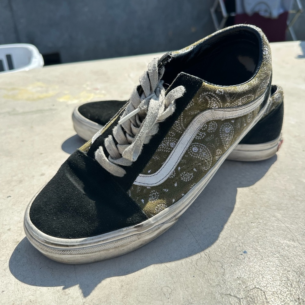 Women’s Olive Green Paisely and Black Old Skool Vans size 9 US